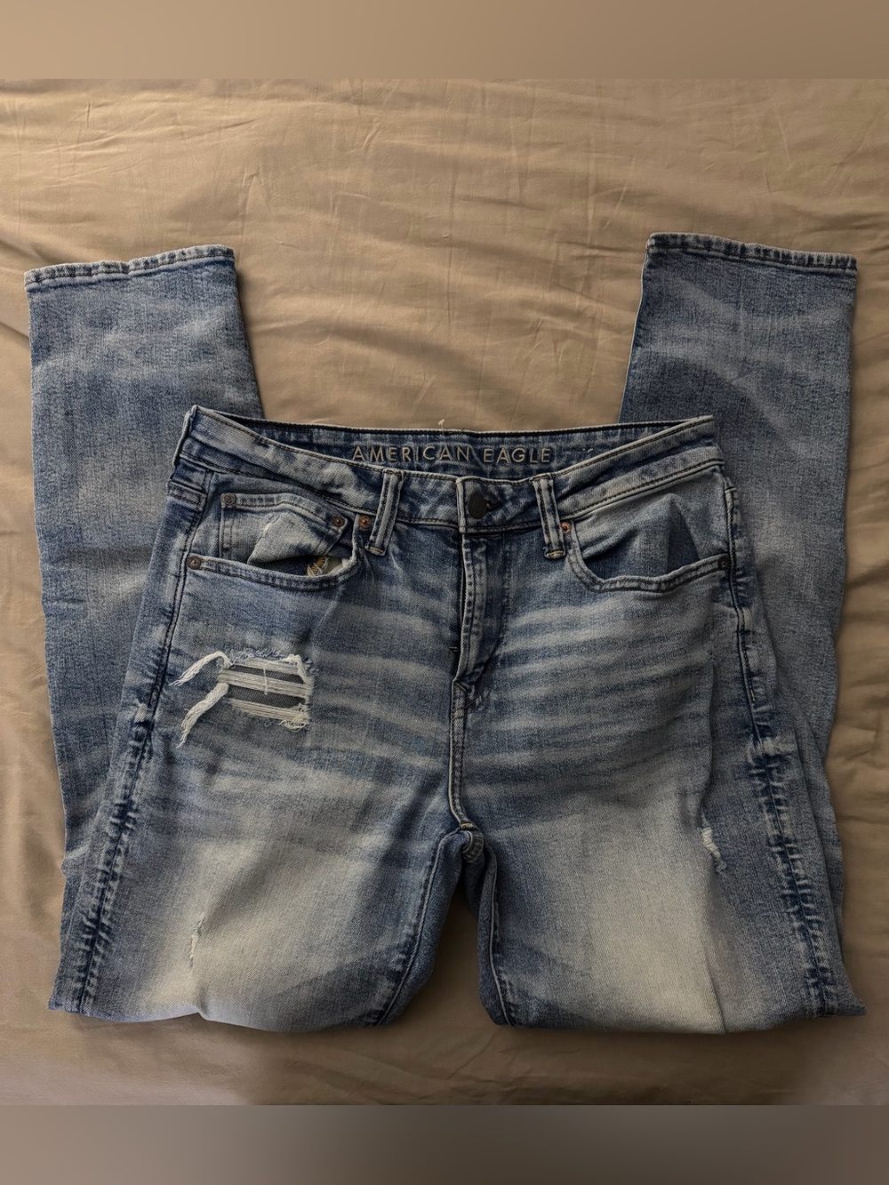 American Eagle Outfitters Light Blue Relaxed Men’s Jeans - Distressed Wash